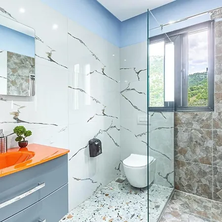 Sea Breeze 36 Llaman - Free Parking Apartment